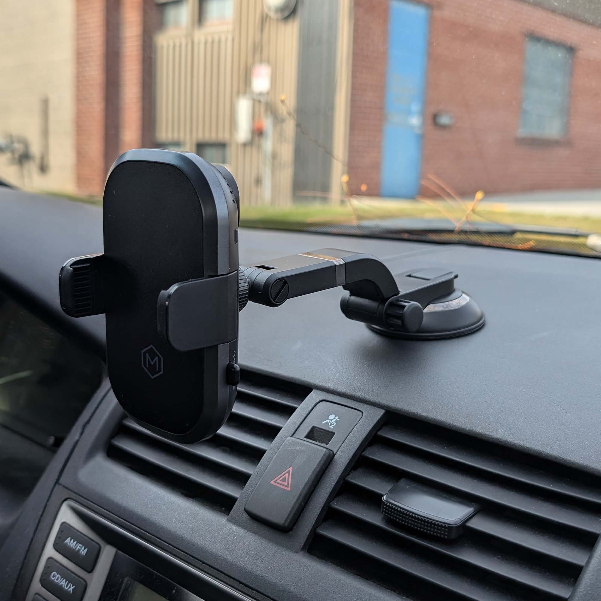 Auto Scan Fast Wireless Car Charger Mount with Multi-Angle Adjustable Suction Cup